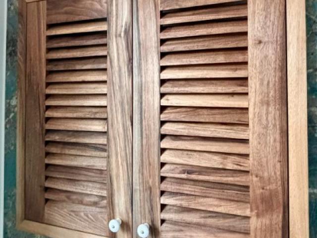 Fabrication de mobilier sur mesure en Noyer massif