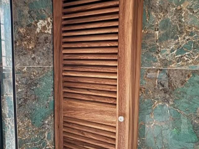 Fabrication de mobilier sur mesure en Noyer massif